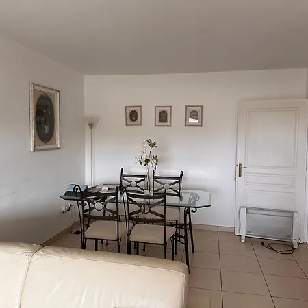Appartement 2 Bedroom With A Pool In The Heart Of Easy Walk To The Main On La Croisette - 2191