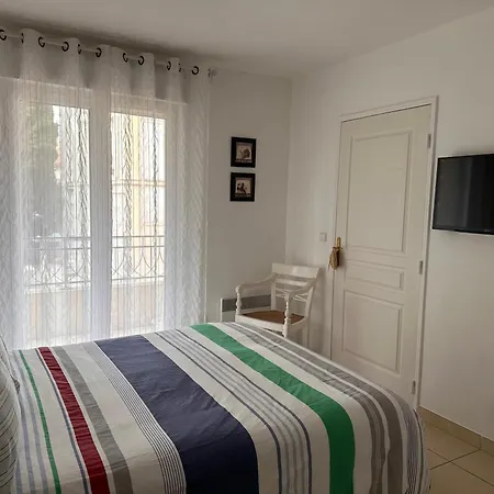 2 Bedroom With A Pool In The Heart Of Easy Walk To The Main On La Croisette - 2191